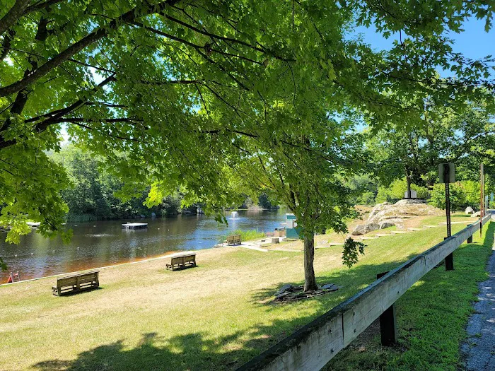 Heaters Pond Park Picture 4