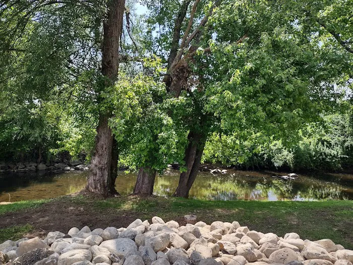 Borough of Hamburg Riverbank Park Picture 1