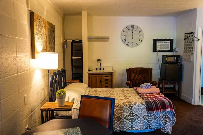 Rolling Hills Motel Picture 2