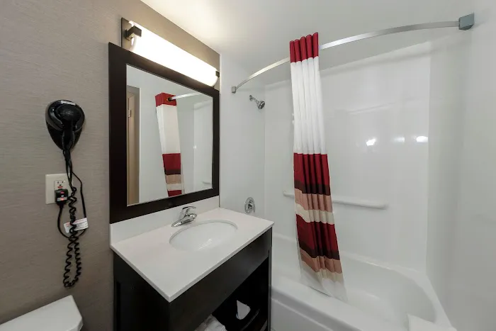 Red Roof Inn & Suites Newburgh – Stewart Airport/ West Point Picture 1