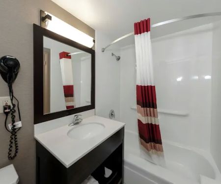 Red Roof Inn & Suites Newburgh – Stewart Airport/ West Point