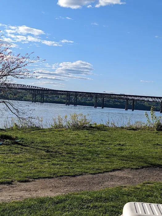 Pete and Toshi Seeger Riverfront Park Picture 3