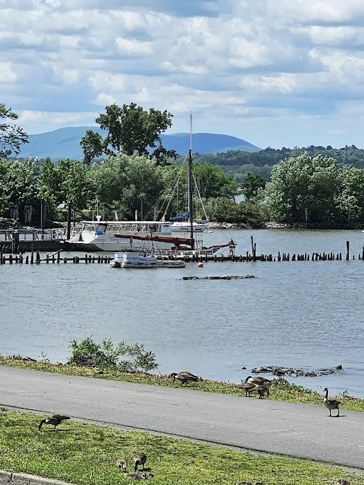 Pete and Toshi Seeger Riverfront Park Picture 7