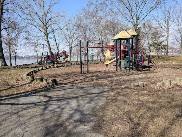 Pete and Toshi Seeger Riverfront Park Picture 10