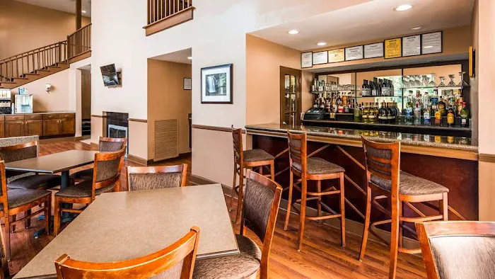 Best Western Plus The Inn & Suites at the Falls Picture 5