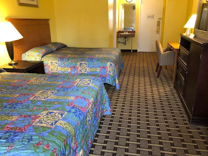 Honeyspot Motor Inn Picture 7