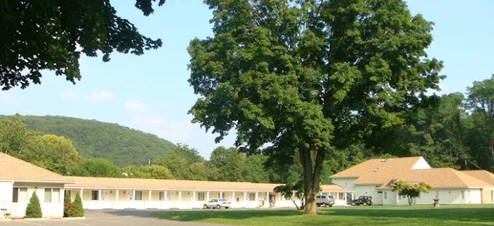 The Rocky River Inn Picture 8