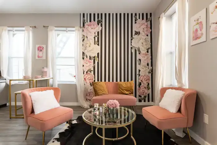 Luxurious Pretty In Pink Suite - Couples Suite Picture 4