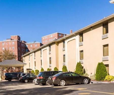 Red Carpet Inn - Newark Irvington