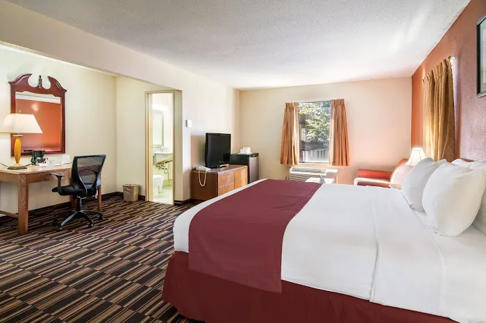 Red Carpet Inn - Newark Irvington Picture 7