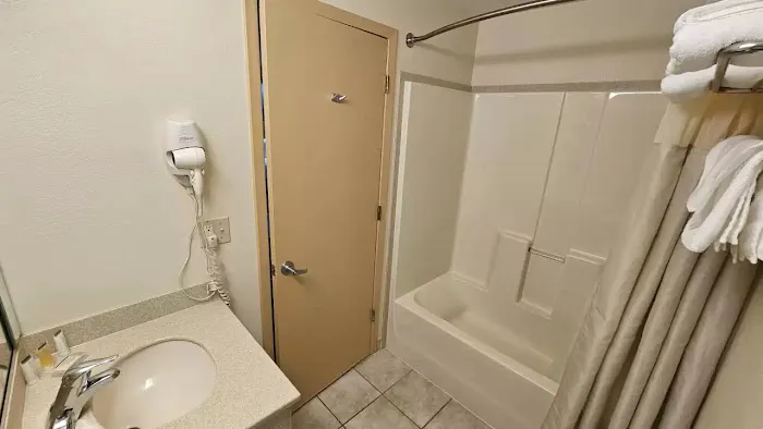 Econo Lodge Woodbridge Picture 7