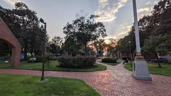 Market Square Garden Picture 8