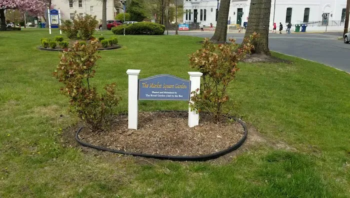 Market Square Garden Picture 7