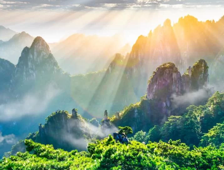 Top Scenic Spots Around the World - Travel Guides and Recommendations